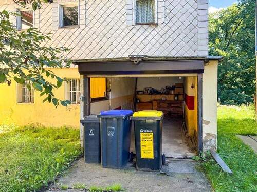 Garage im Nebengebäude - 