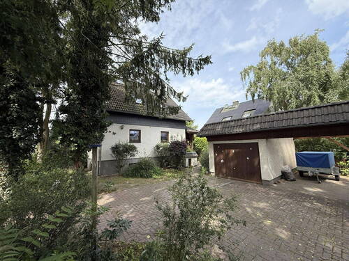 Zufahrt / Garage - 5 Zimmer Einfamilienhaus zum Kaufen in Berlin