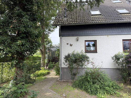 Blick zur Terrasse - 5 Zimmer Einfamilienhaus in Berlin