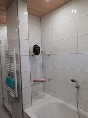 Bad oben - 7 Zimmer Einfamilienhaus in Ebermannstadt