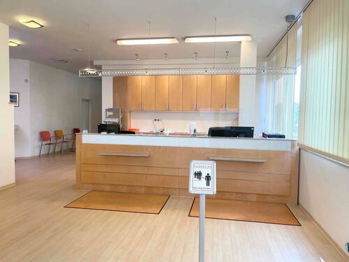 Empfang - Moderne Praxis- oder Bürofläche: 414 m² in Top-Lage & TG-Stellplätzen