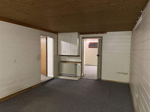 UG-Raum-1 mit Übergang zu Raum-2 - 