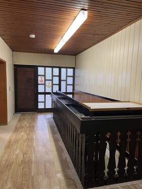 EG Hauseingang mit Flur - 4 Zimmer Einfamilienhaus zum Kaufen in Rheinmünster