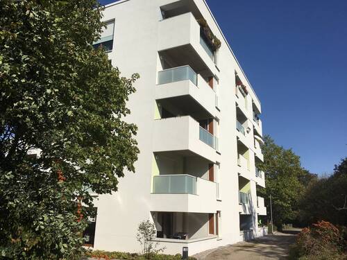 Seitliche Ansicht Wohngebäude - 3 Zimmer Etagenwohnung zur Miete in Darmstadt