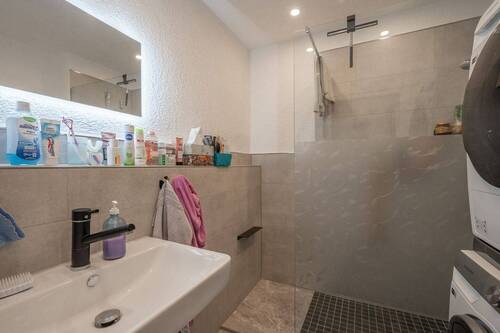 Badezimmer - Etagenwohnung mit 93,00 m² in Mönchengladbach zum Kaufen