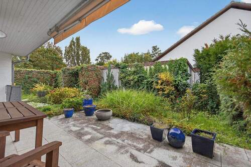 Gemütliche Terrasse mit direkter Gartensicht - 