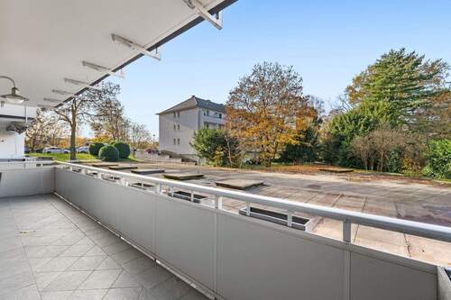 Balkon - 2 Wohnungen zusammengelegt 128 qm+ Balkon+ TG Stellplatz+EG