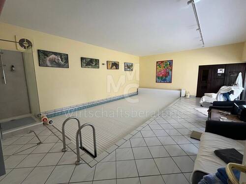 Pool + Sauna + Dusche - 