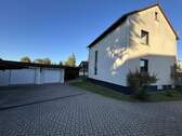 Ansicht EFH mit Garagen - 
