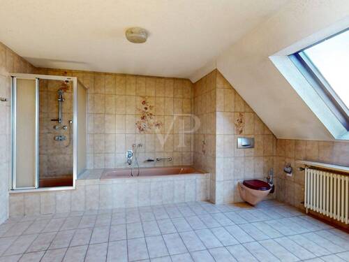 Badezimmer mit direktem Zugang vom Schlafzimmer - 