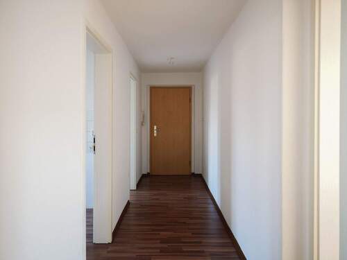 Flur/Eingangsbereich - 2 Zimmer Etagenwohnung zur Miete in Hoyerswerda