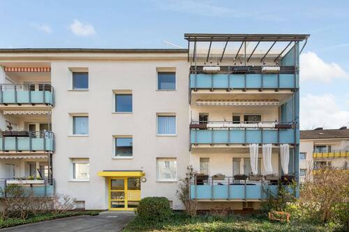 Hausansicht - Wohntraum in Düsseldorf-Wersten: Großzügigkeit und Licht in perfekter Balance