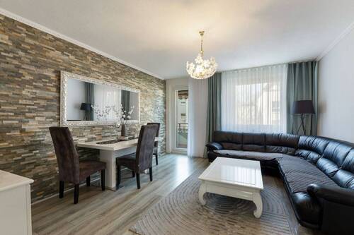 Wohnzimmer - 4 Zimmer Etagenwohnung in Düsseldorf