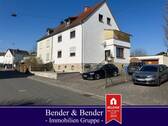 Vorderansicht - Gepflegtes Zweifamilienhaus mit großem Garten und Garage in guter Lage in Niederhadamar!