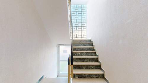 Treppenhaus - 3 Zimmer Etagenwohnung zum Kaufen in Hagenbach