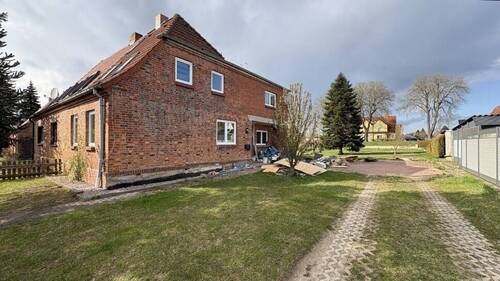 Zufahrt - Doppelhaushälfte mit 90,00 m&sup2; in Wismar zum Kaufen