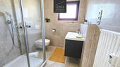 Bad mit Dusche - 