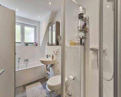 Badezimmer (Whg. DG) - 
