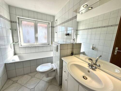 Badezimmer - 3 Zimmer Etagenwohnung in Lindenberg