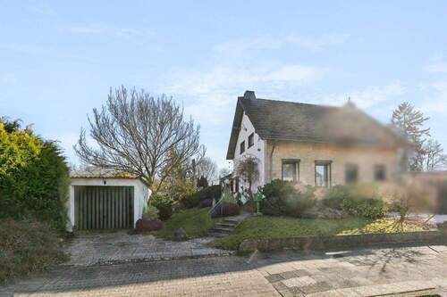 Hausansicht (Vorderseite) - 3 Zimmer Doppelhaushälfte in Aachen