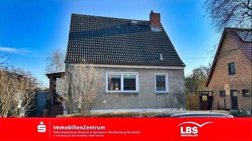 Aussenansicht - Familienhaus mit Potenzial - 4 Zimmer