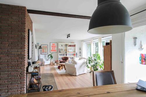 Blick ins Wohnzimmer - 