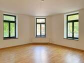 Lichtdurchflutetes Wohnzimmer - Etagenwohnung mit 71,90 m² in Leipzig zum Kaufen