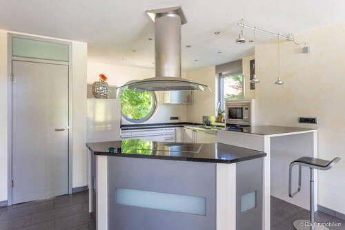 Offene Küche mit Vorratsraum - 