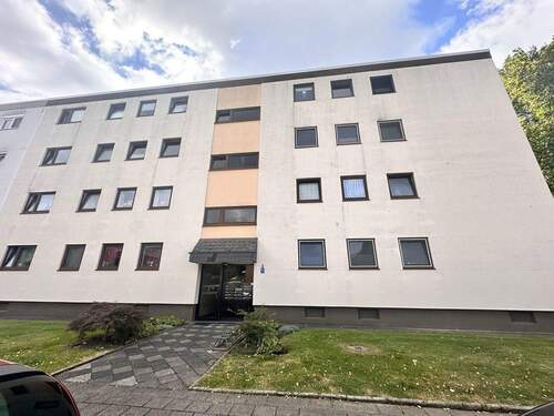 Hausfront - 3 Zimmer Etagenwohnung zum Kaufen in Mönchengladbach