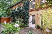 Hausansicht - Ruhe und Rückzug - Exklusives Wohnen in historischer Remise im Herzen Berlins