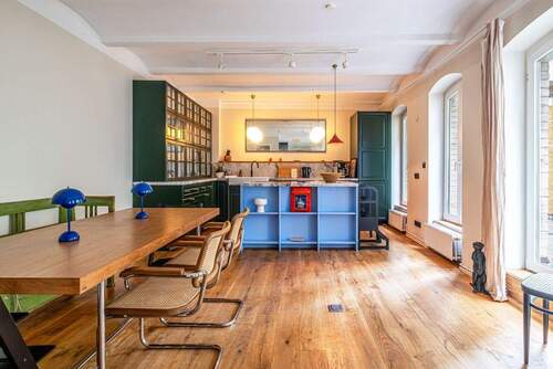 Essbereich mit Einbauküche - 4 Zimmer Etagenwohnung in Berlin-Prenzlauer Berg