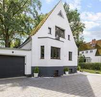 Stilvoll kernsaniertes Einfamilienhaus mit Wohlfühlgarten in Schöneiche bei Berlin