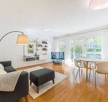 Westend-Süd: Wunderschöne, sanierte 2-Zi.-Wohnung mit Lift, TG-Stellplatz und Balkon - Frankfurt am Main