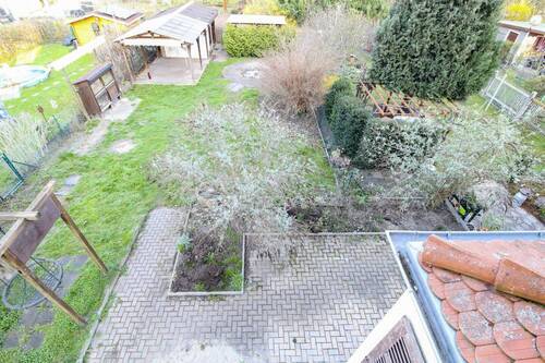 Grundstück hinter dem Haus - 