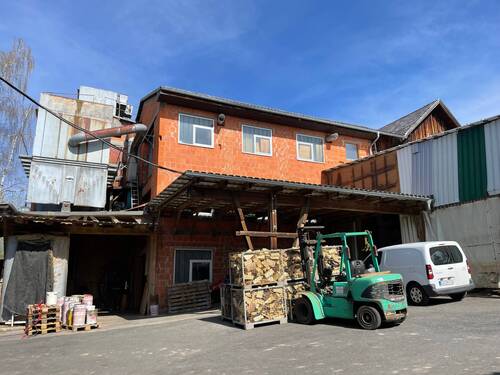 Außenansicht - Bei Coburg: Holzverarbeitender Betrieb zu verkaufen