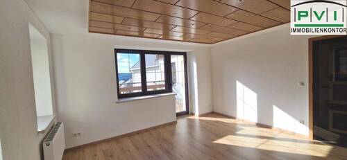 Wohnzimmer - Etagenwohnung mit 76,00 m² in Breitenbrunn/Erzgebirge zur Miete