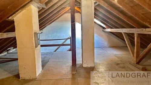 Dachstuhl mit Ausbaupotential - 