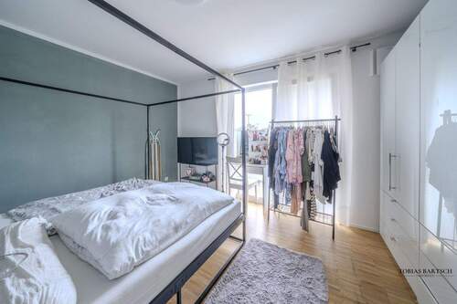 Schlafzimmer - Etagenwohnung mit 100,00 m&sup2; in Düsseldorf zum Kaufen