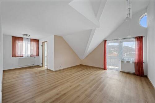 Wohnbereich - 4 Zimmer Etagenwohnung in Mühlheim