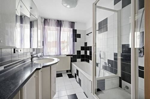 Bad - Etagenwohnung mit 114,00 m&sup2; in Mühlheim zum Kaufen