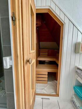 mit schöner Sauna - 