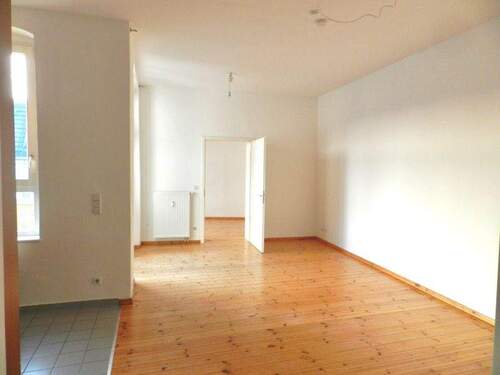 Beispiel 1 Wohnzimmer - 2 Zimmer Etagenwohnung zum Kaufen in Berlin
