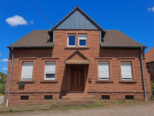 PE-25-MRBD-218 - BIETERVERFAHREN - PROVISIONSFREI für Käufer - Einfamilienhaus mit Potenzial auf großem Grundstück