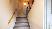 Eingang / Treppenhaus - 3 Zimmer Etagenwohnung zum Kaufen in Fuchshain