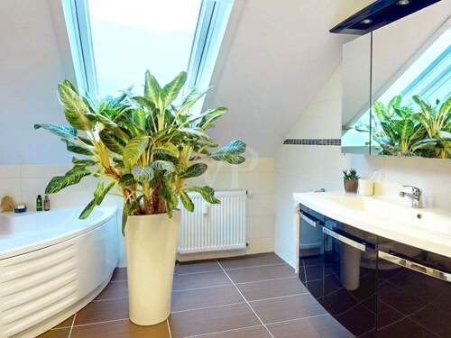 Badezimmer im Dachgeschoss - 