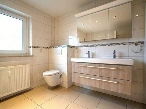 Badezimmer im Erdgeschoss - 