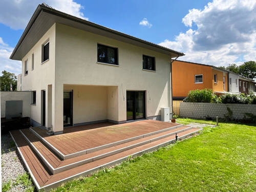 Haus - Einfamilienhaus mit 4 Bädern in gefragter Lage in Heiligensee