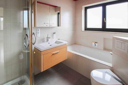 Badezimmer EG Wohnung - 