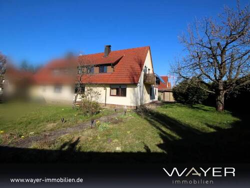 Titel - Attraktive Doppelhaushälfte auf großem Grundstück