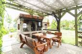 Terrasse mit Steingrill - 